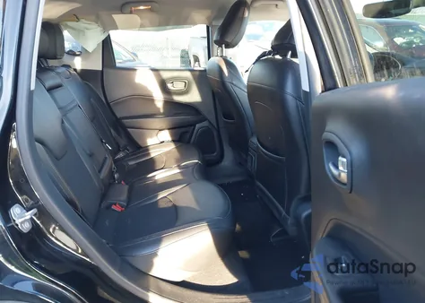 2019 Jeep Compass Latitude 4X4 из США, поврежденный, VIN 3C4NJDBB1KT690789